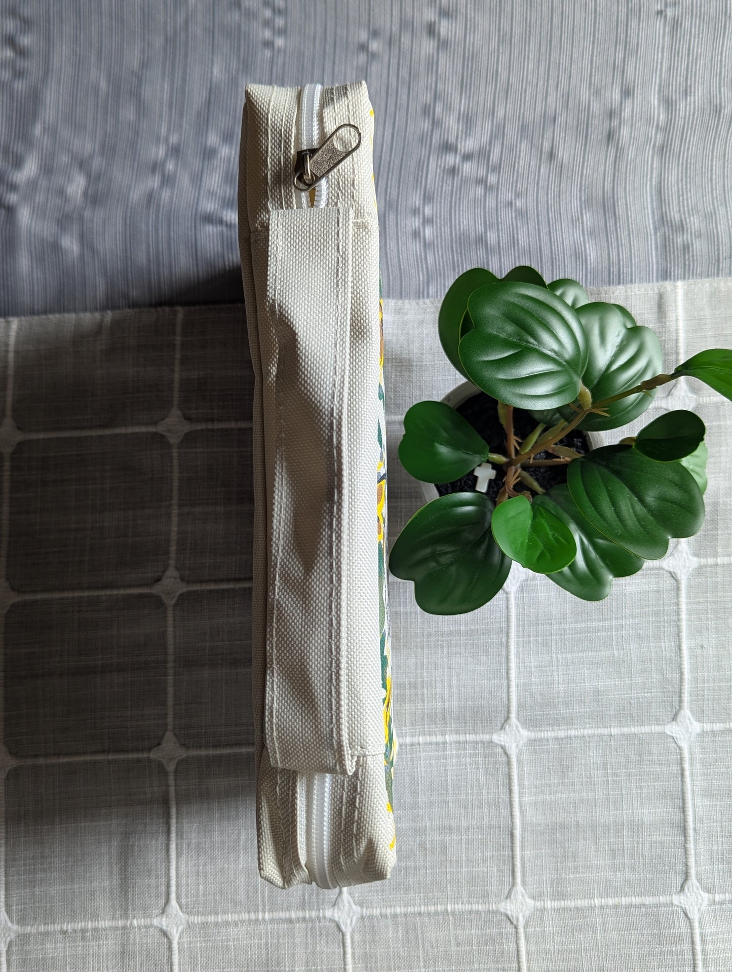 Kind words are like honey Proverbs 16:24 | Honeybee | Floral | Bible Cover