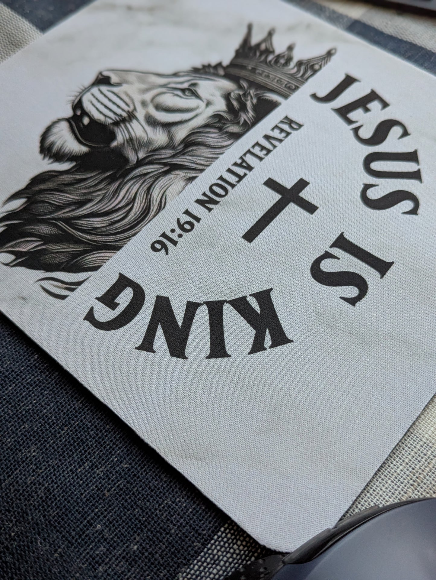 JESUS is KING | Mousepad | Christian office | Lion Crown